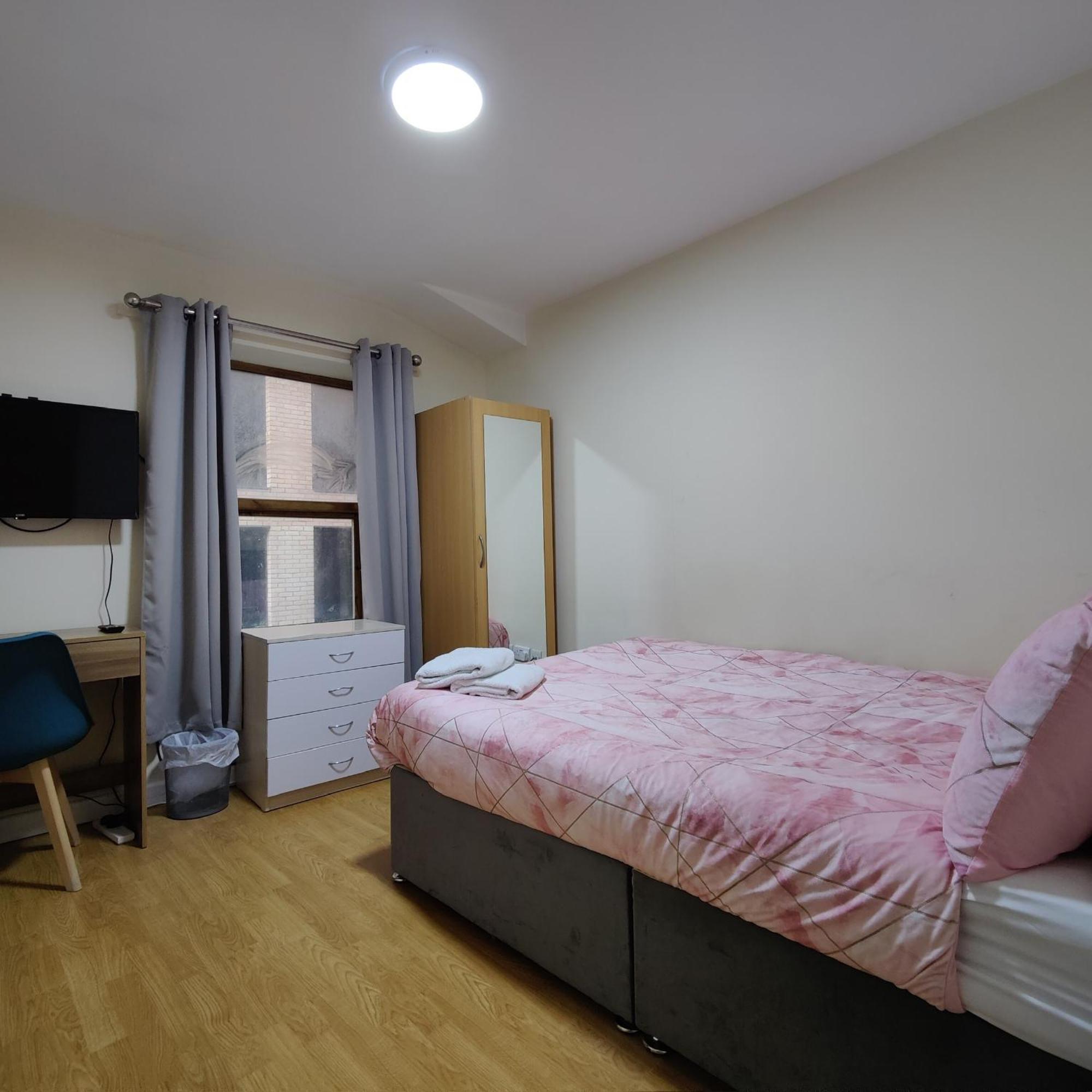 Liverpool City Centre Private Rooms Including Smart Tvs - With Shared Bathroom Quarto foto